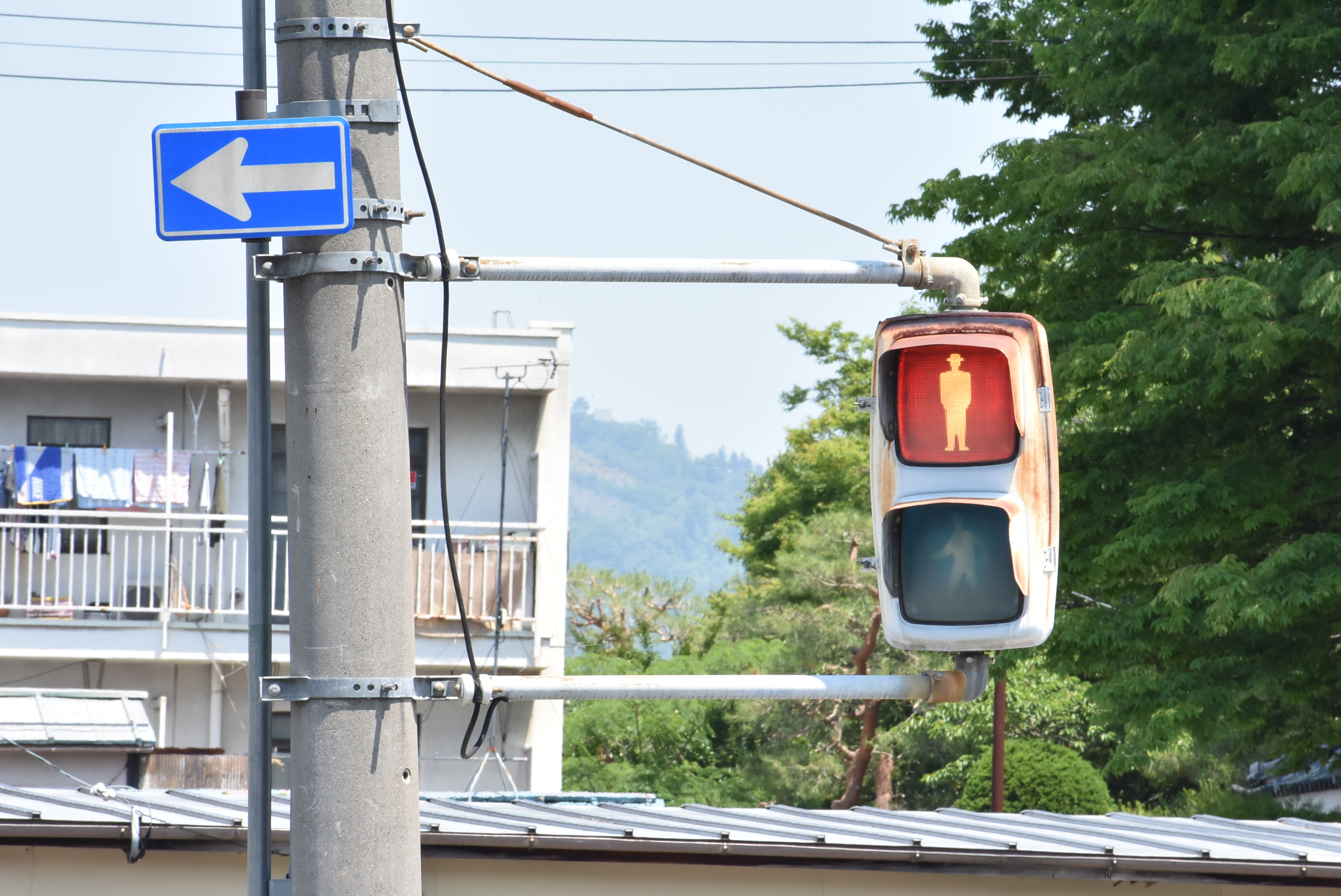 03.京三弁当箱歩灯（警交あり）｜古い信号機｜長野の交通